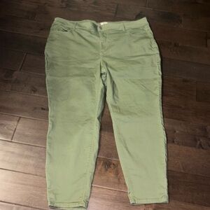 D/C Jeans women’s, olive green, denim, size 24, pockets,